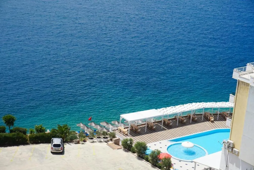 Mateo Apartaments Sarande Apartment