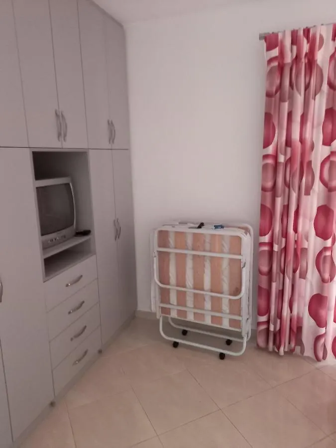 Mateo Apartaments Sarande Apartment