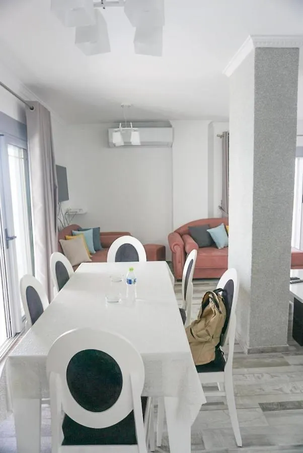 Mateo Apartaments Sarandë 0*,